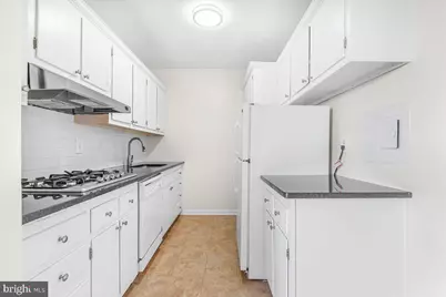 10401 Grosvenor Place #1428, Rockville, MD 20852 - Photo 7