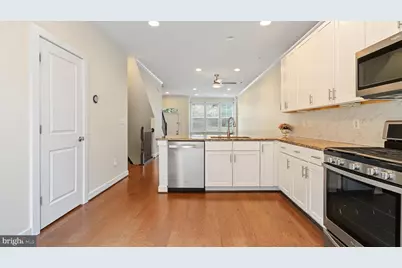 9824 Fields Road, Gaithersburg, MD 20878 - Photo 5