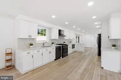 10904 Gainsborough Road, Potomac, MD 20854 - Photo 13