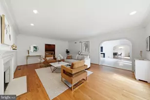 9801 Bentcross Dr, Potomac, MD 20854 - Photo 9