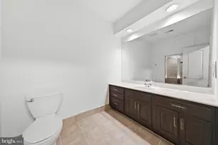 9801 Bentcross Dr, Potomac, MD 20854 - Photo 57
