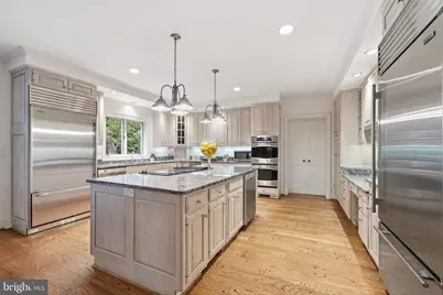 9801 Bentcross Drive, Potomac, MD 20854 - Photo 15