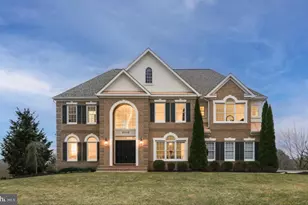 8 Seneca Forest Ct, Germantown, MD 20876 - Photo 1