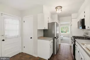 14008 Parkland Dr, Rockville, MD 20853 - Photo 9