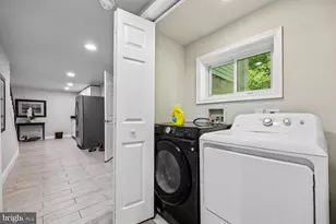 8810 Hawkins Ln, Chevy Chase, MD 20815 - Photo 21