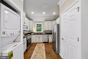 8810 Hawkins Ln, Chevy Chase, MD 20815 - Photo 9