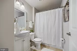 8810 Hawkins Ln, Chevy Chase, MD 20815 - Photo 17