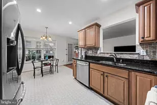 12521 Hawks Nest Ln, Germantown, MD 20876 - Photo 11