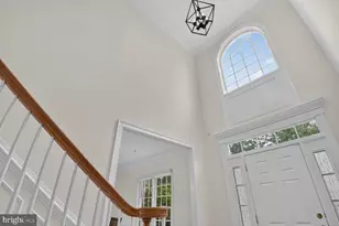 210 Long Trail Ln, Rockville, MD 20850 - Photo 5