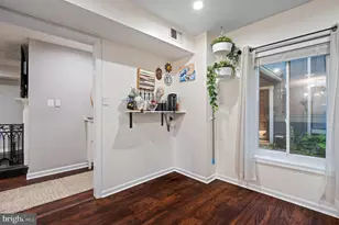 22 Windbrooke Cir, Gaithersburg, MD 20879 - Photo 11