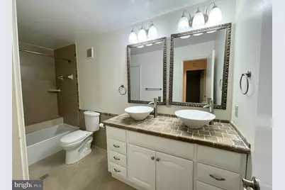 898 Windbrooke Drive #898, Gaithersburg, MD 20879 - Photo 5