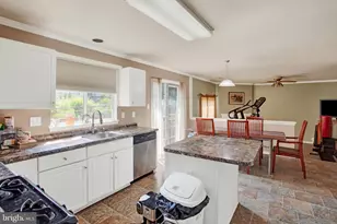 12916 McCubbin Ln, Germantown, MD 20874 - Photo 7