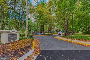 10101 Grosvenor Pl, Rockville, MD 20852 - Photo 21