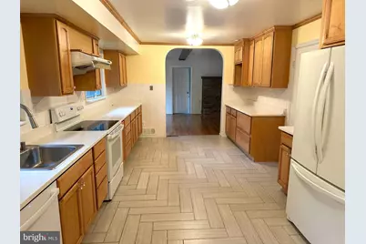 10916 Candlelight Lane, Potomac, MD 20854 - Photo 5