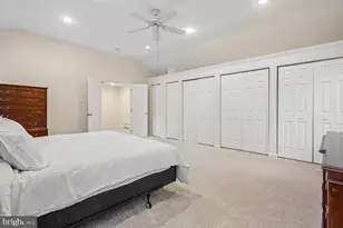 9804 Clover Ln, Rockville, MD 20854 - Photo 49