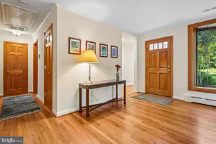 9804 Clover Ln, Rockville, MD 20854 - Photo 7
