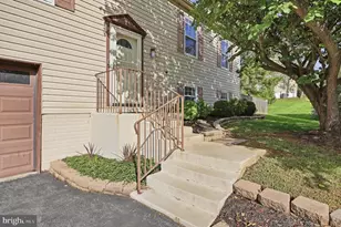 24306 Preakness Dr, Damascus, MD 20872 - Photo 3