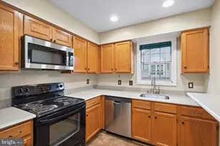 14 Amarillo Ct, Germantown, MD 20874 - Photo 3