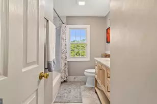 9117 Willow Pond Ln, Potomac, MD 20854 - Photo 27