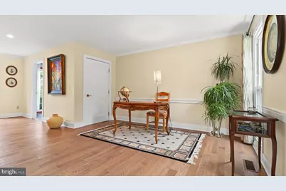 9117 Willow Pond Lane, Potomac, MD 20854 - Photo 5
