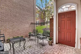 8503 Gavin Manor Ct, Chevy Chase, MD 20815 - Photo 5
