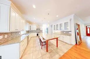 6403 Earlham Dr, Bethesda, MD 20817 - Photo 17