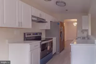 9416 Penshurst Ct, Gaithersburg, MD 20886 - Photo 3