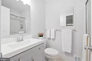 15 Grovepoint Ct, Potomac, MD 20854 - Photo 31