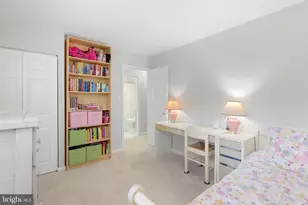 15 Grovepoint Ct, Potomac, MD 20854 - Photo 39