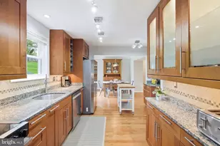 15 Grovepoint Ct, Potomac, MD 20854 - Photo 17