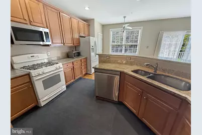 817 Royal Crescent, Rockville, MD 20850 - Photo 5