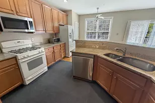 817 Royal Crescent, Rockville, MD 20850 - Photo 5