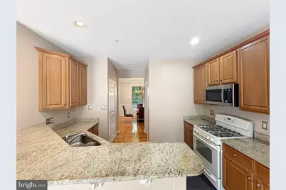817 Royal Crescent, Rockville, MD 20850 - Photo 7
