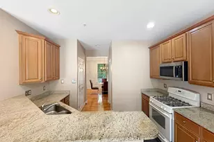 817 Royal Crescent, Rockville, MD 20850 - Photo 7