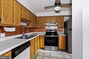 21 Crosswood Ct, Burtonsville, MD 20866 - Photo 3