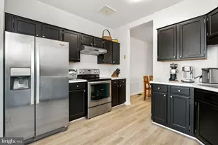 10320 Royal Woods Ct, Montgomery Village, MD 20886 - Photo 11