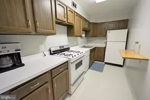 7400 Lakeview Dr, Bethesda, MD 20817 - Photo 7