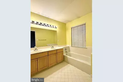 114 Longpoint Way, Gaithersburg, MD 20878 - Photo 17