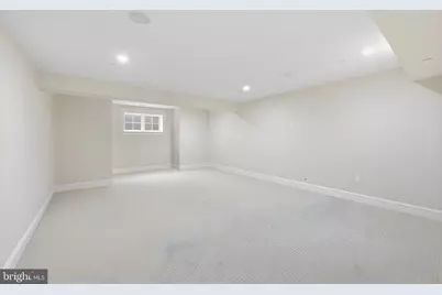 4702 W West Virginia Avenue, Bethesda, MD 20814 - Photo 29