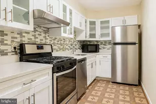 10320 Westlake Dr, Bethesda, MD 20817 - Photo 15