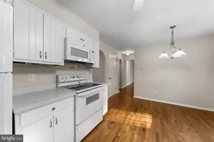 28720 Greenberry Dr, Gaithersburg, MD 20882 - Photo 11
