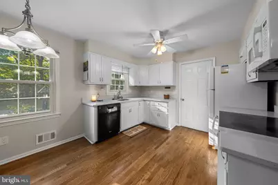 28720 Greenberry Drive, Gaithersburg, MD 20882 - Photo 9