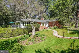 9233 Farnsworth Dr, Potomac, MD 20854 - Photo 1