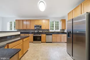 13814 Crownsgate Way, Germantown, MD 20874 - Photo 17