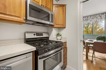 4242 E West Highway #506, Chevy Chase, MD 20815 - Photo 13