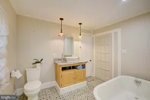 403 6th Ave, Washington Grove, MD 20880 - Photo 23