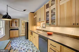 403 6th Ave, Washington Grove, MD 20880 - Photo 15