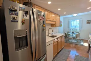 6781 Surreywood Ln, Bethesda, MD 20817 - Photo 3