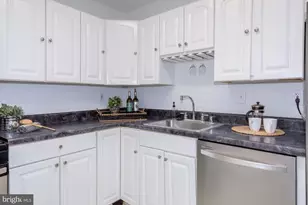 4977 Battery Ln, Bethesda, MD 20814 - Photo 9