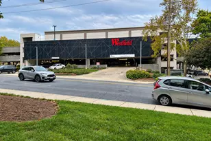 10300 Westlake Dr, Bethesda, MD 20817 - Photo 23